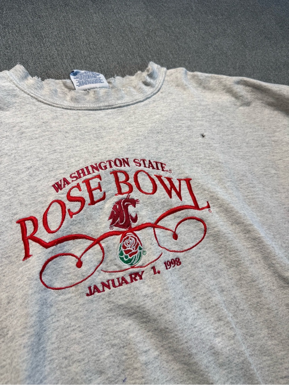 Vintage WSU Gray Crewneck Sweatshirt with Rose Bowl Embroidering 1998